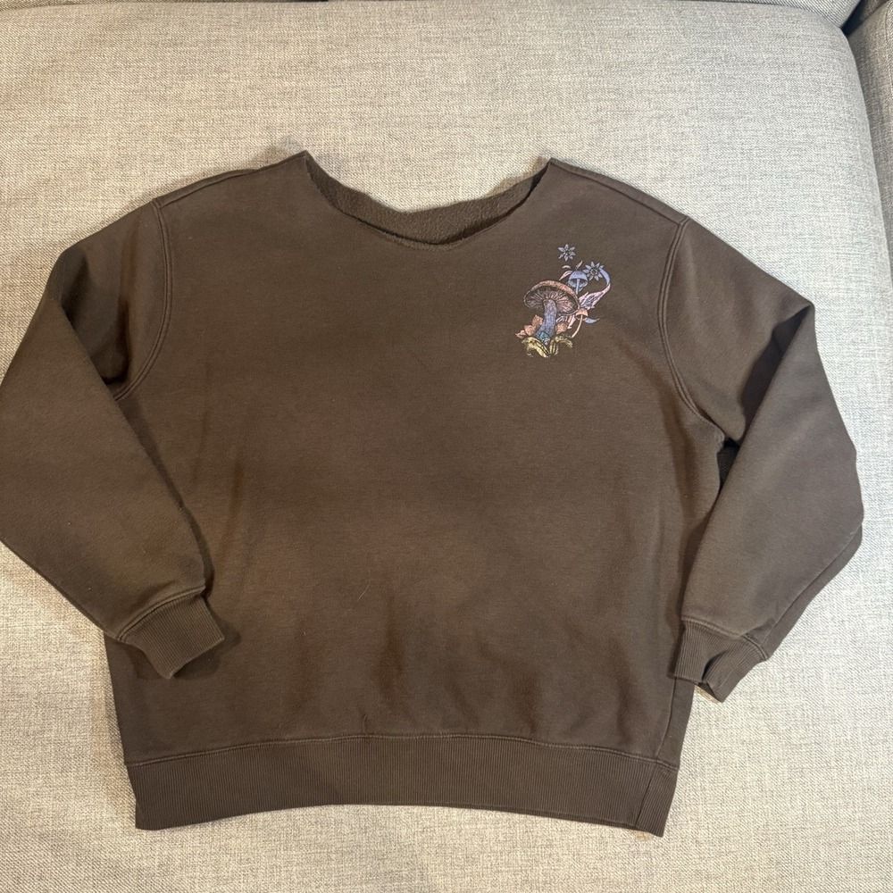 Bloom As You Are Mushroom Sweatshirt Cut Neck Brown